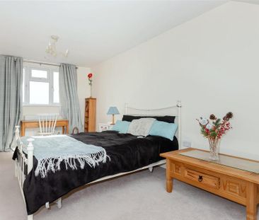 4 bedroom terraced house to rent - Photo 5