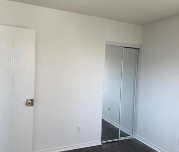 1577 NORWILL CRESCENT - Photo 4