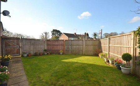 Portland Drive, Church Crookham, Fleet, Hampshire, GU52 - Photo 3