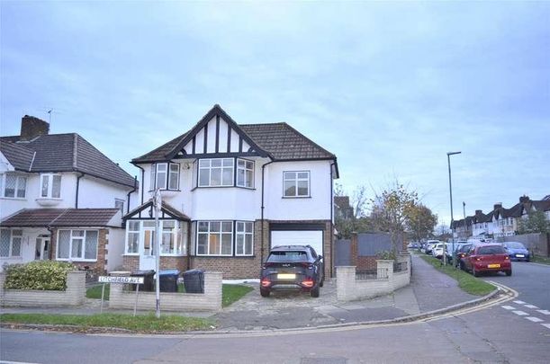 Litchfield Avenue, Morden, SM4 - Photo 1