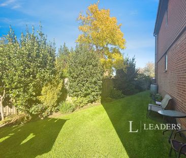 studio to rent Tudor House - Photo 1