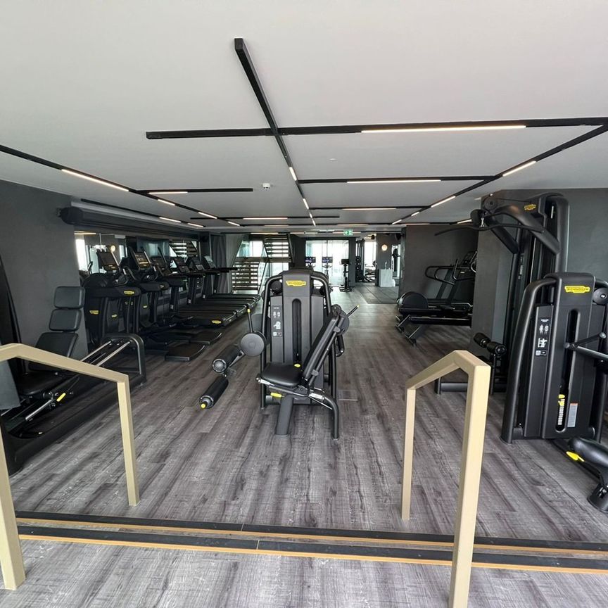 2 Bed Flat, Elizabeth Tower At Crown Street, M15 - Photo 1