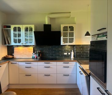 Lys og fuldt møbleret 3-værelses – 12 måneders leje - Photo 4