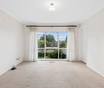 Spacious Family Home with Multiple Living Areas - Photo 2