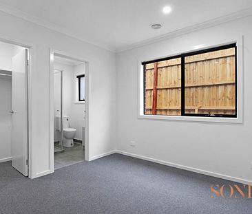 Beautifully Built Brand New Family Home in a Prime Mernda Location! - Photo 4