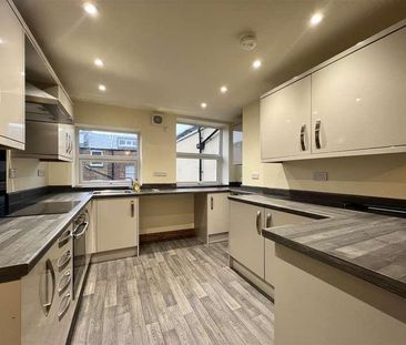 Albemarle Crescent, Scarborough, YO11 - Photo 4