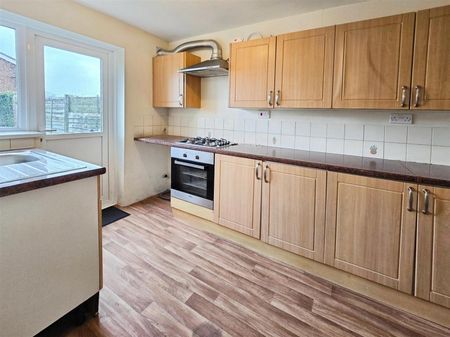 2 Bedroom House to Rent in Blackfriars, Rushden, Northants, NN10 - Photo 4