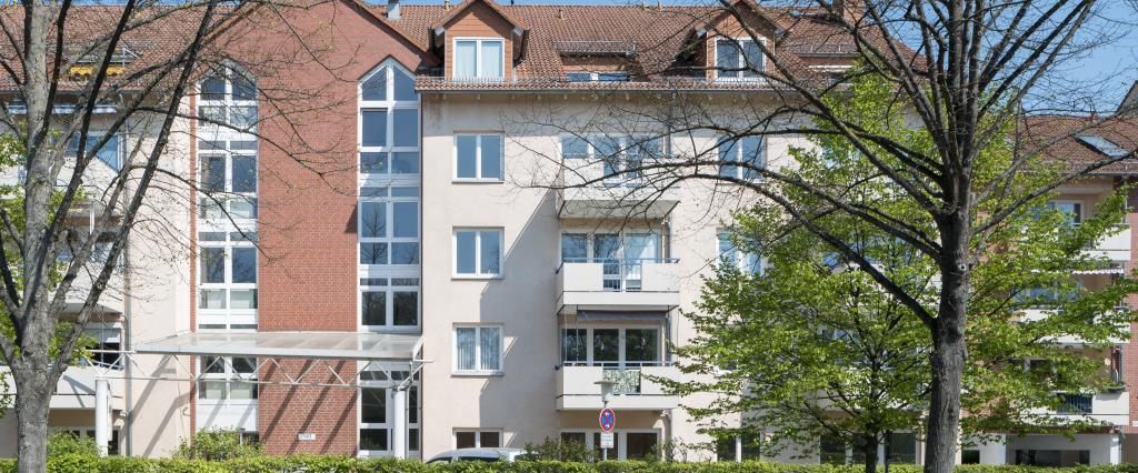 Schöne Dachgeschoßwohnung! 3 Zimmer für Seniorinnen und Senioren ab 60 Jahren und Rollstuhlfahrer - Foto 1