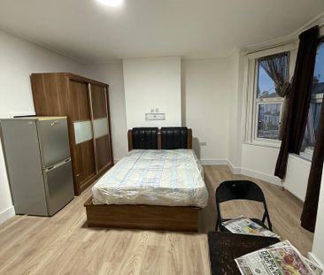 2 bedroom house share to rent - Photo 3