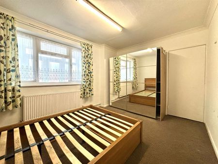 Masefield Lane, Hayes, UB4 - Photo 5