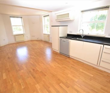 Northfield House, 40 Wellingborough Road, Finedon - Photo 2