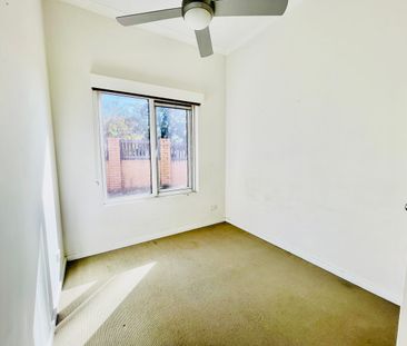 Private & Spacious Living – Walk to the Vic Park Café Strip! - Photo 3