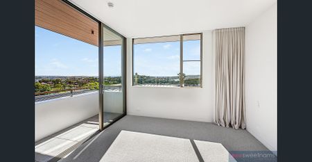 Almost Brand-New Luxury Townhome with Spectacular Harbour Views - Photo 4