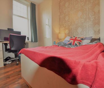 6 bedroom Flat in Hollybank, Leeds - Photo 4