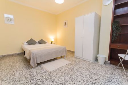 Pasaje Sondalezas, Málaga, Andalusia 29010 - Photo 5