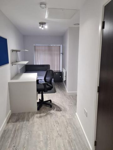 5 bedroom flat share to rent - Photo 4
