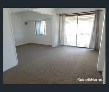 Private Two Bedroom Garden Flat - Photo 1