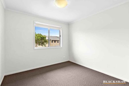 3-Bedroom Townhouse in Prime Tuggeranong Location - Photo 4