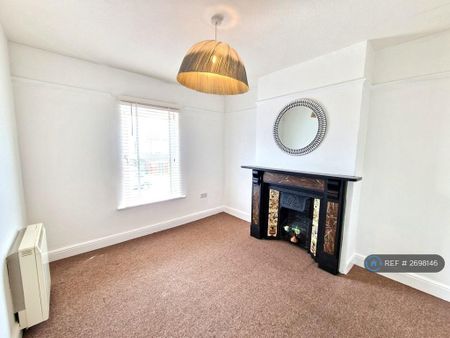 2 bedroom maisonette to rent - Photo 2