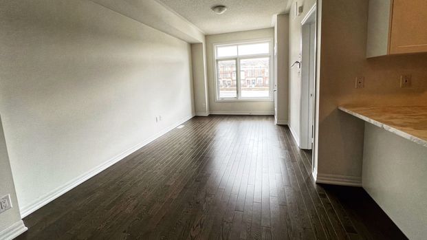 For Lease - 194 Vantage Loop Street, Newmarket, Ontario - Photo 1