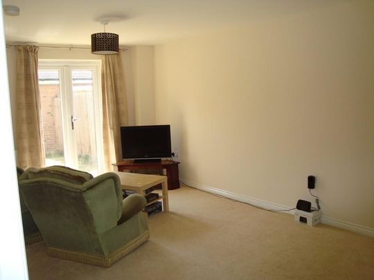 4 bedroom terraced house to rent - Photo 1