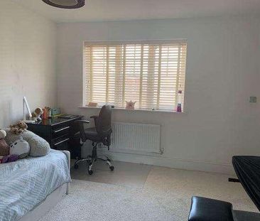 Garrett Drive, Shinfield, RG2 - Photo 2