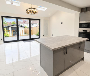 4 bedroom terraced house to rent - Photo 5