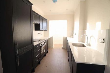 Edgware Court, Edgware, HA8 - Photo 5