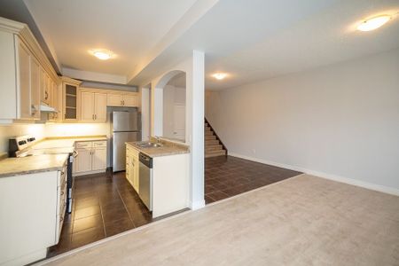 For Lease - 98 Highgate Drive Unit# Upper Level, Hamilton, Ontario - Photo 2