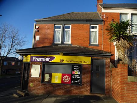 2 bedroom maisonette to rent - Photo 4