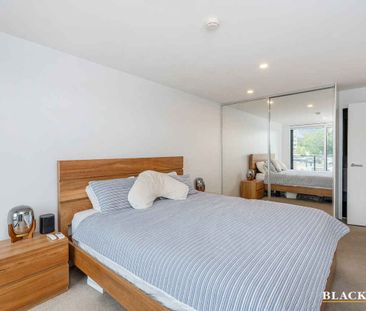 CHIC LUXURY AWAITS OPPOSITE JAMISON PLAZA - Photo 6