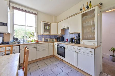 3 bedroom flat to rent - Photo 4