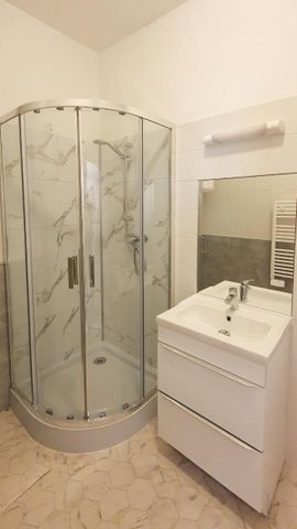 Location Appartement 1 pièce 26m² BORDEAUX 33000 - Photo 2