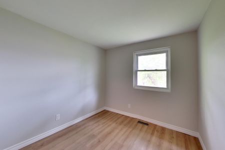 For Lease - 355 Somerset Crescent, Sarnia, Ontario - Photo 5