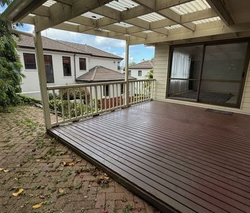 Spacious St Heliers 3-Bedroom, 2-Bathroom Home with Double Garage &... - Photo 3
