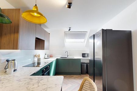 3 bedroom flat to rent - Photo 5