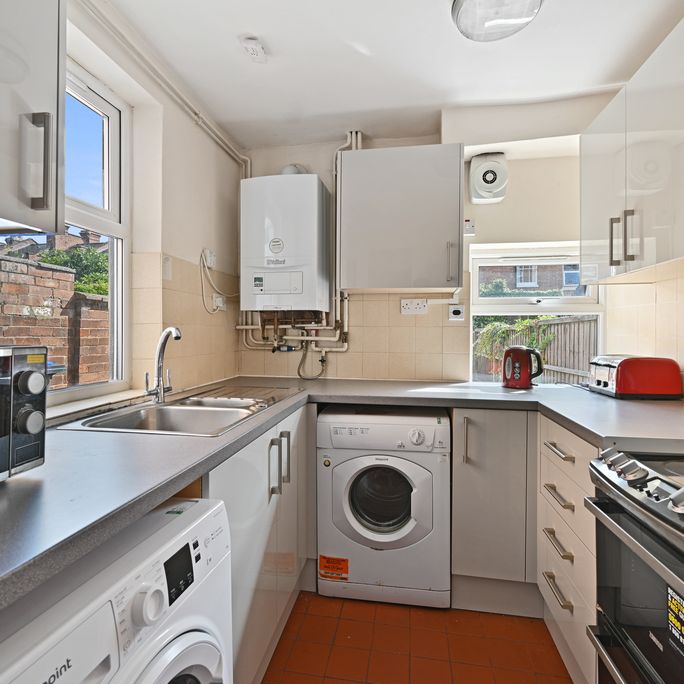 6 Bed Student Accommodation - Photo 1