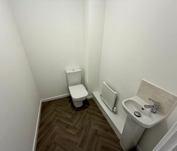 3 bedroom semi-detached house to rent - Photo 3