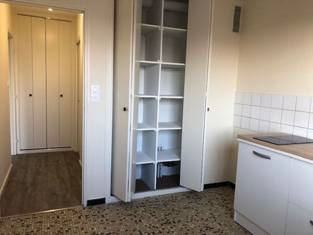 Location Appartement 1 pièce 40m² NANCY 54000 - Photo 2