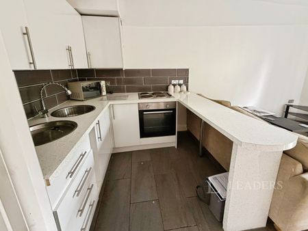 1 bedroom apartment to rent High Oak, DY5 - Photo 5