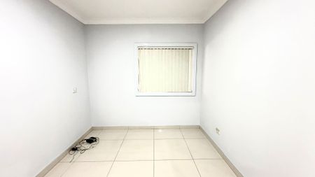 Spacious 3-Bedroom Home in a Quiet Location - Photo 5