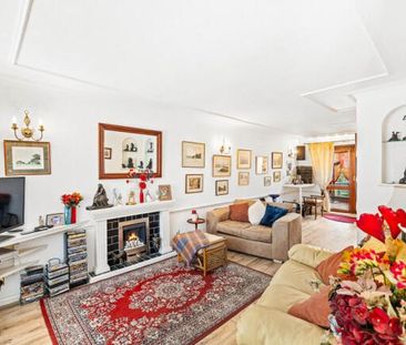 Stockers Lane, Woking, Surrey, GU22 - Photo 2