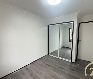 Renovated 3 Bedroom Townhouse&excl; - Photo 3