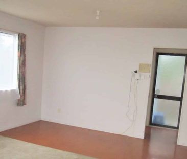 Family Home - Photo 4