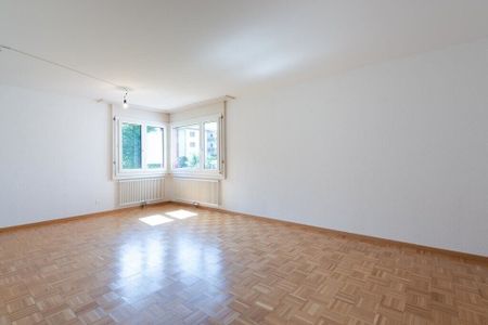 Quiet living in a well-maintained neighborhood - Photo 2