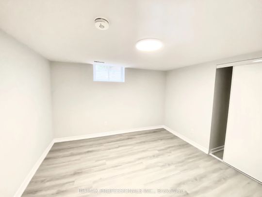 77 Roseneath Crescent #Lower - Photo 1