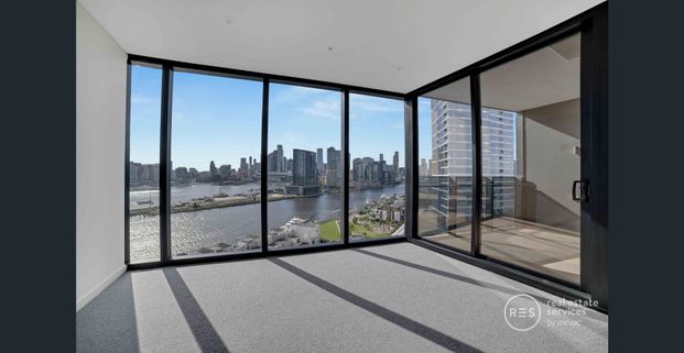 Luxury Voyager Living in Prestigious Yarras Edge - Photo 1