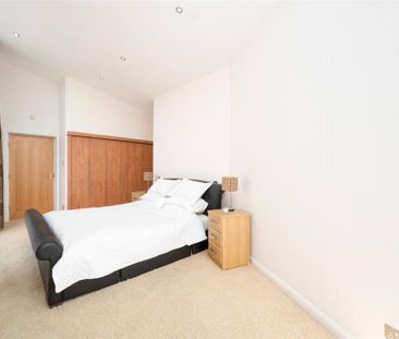 3 bedroom penthouse to rent - Photo 6