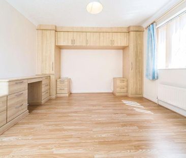 4 bedroom detached house to rent - Photo 6