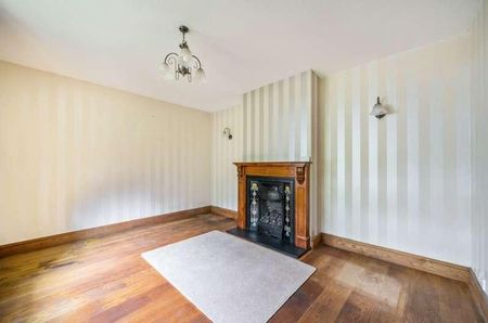 Woking, Surrey, GU22 - Photo 4